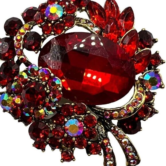 ♥️ NEW Stunning & Elegant Red Crystal Cluster Brooch ♥️ - Picture 2 of 5